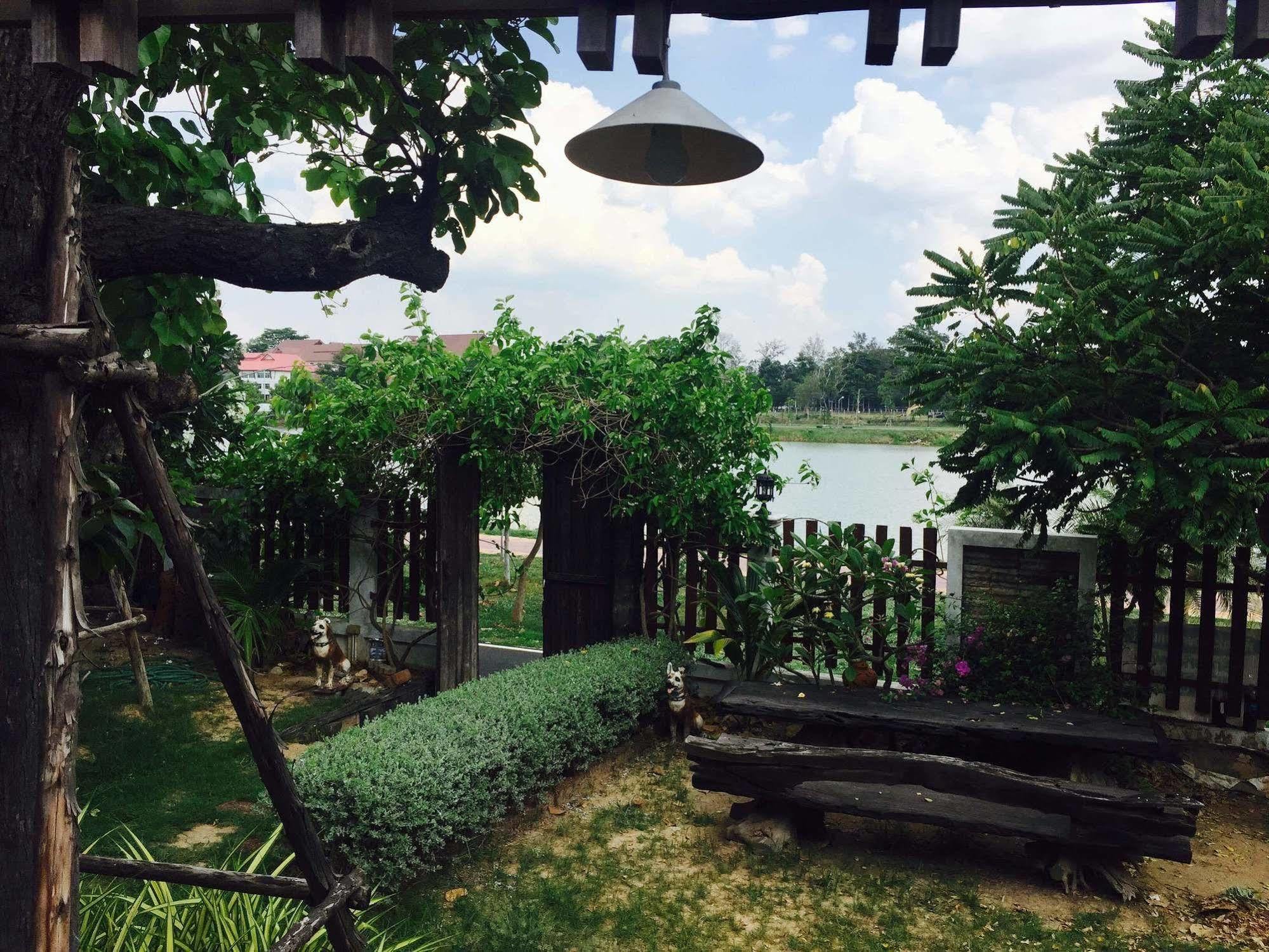 Huaymuang Apartment Ubonratcsathani Kültér fotó